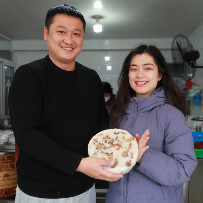 兰燕华,吴家俊,一对90后小夫妻,两个原本在市区拥有稳定工作的职场人.